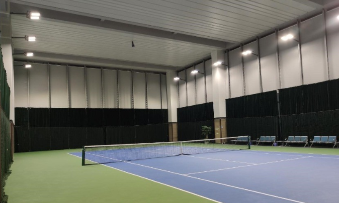 体育场馆照明灯光对网球比赛有什么影响？