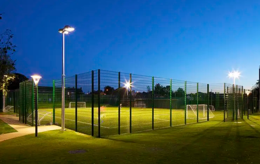同样是室外球场照明，足球场与篮球场有什么区别与联系?