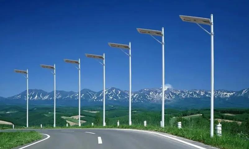太阳能路灯厂家介绍使用太阳能路灯的注意事项